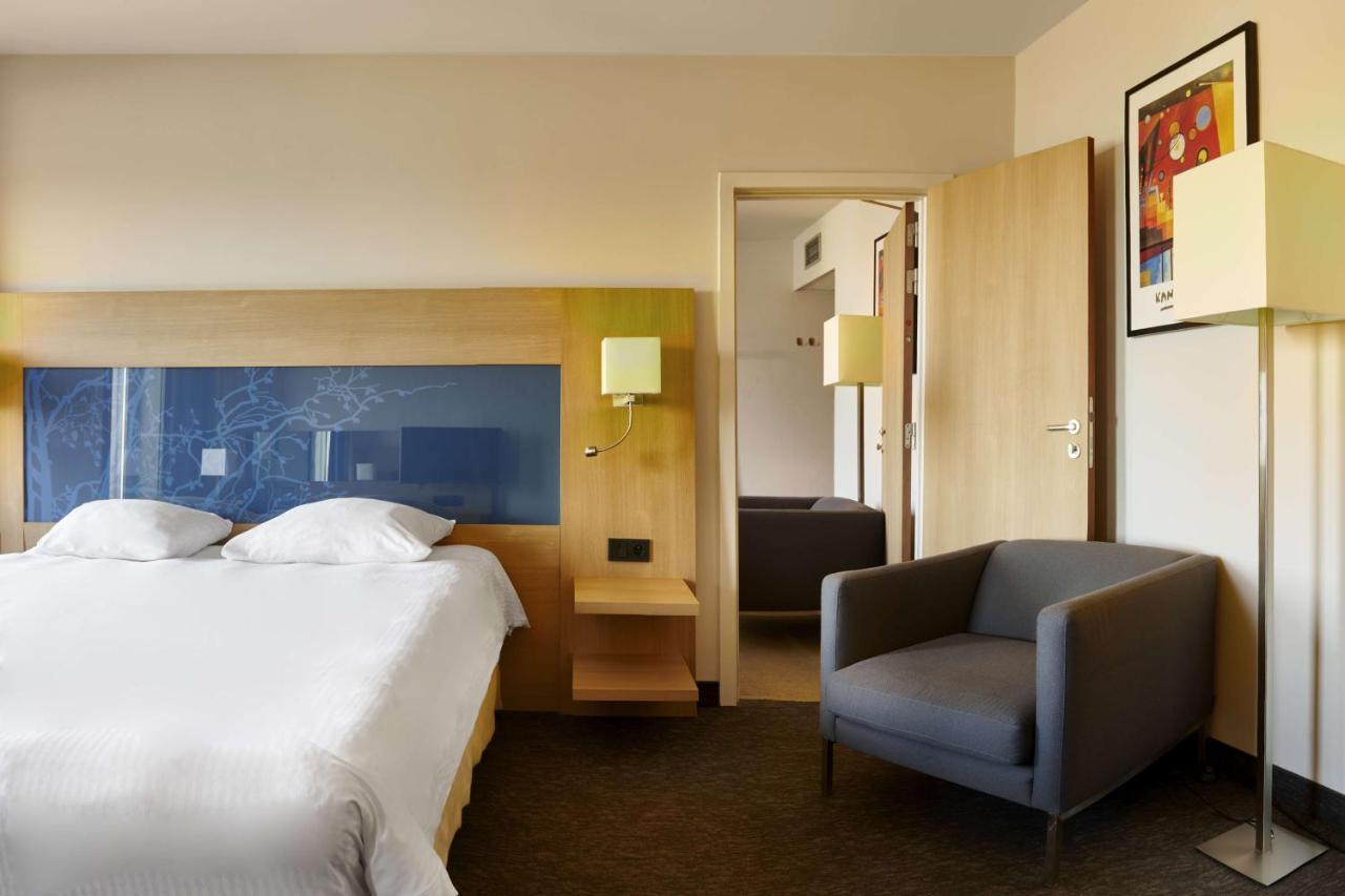 Park Inn By Radisson Liege Airport Grâce-Hollogne Exteriér fotografie